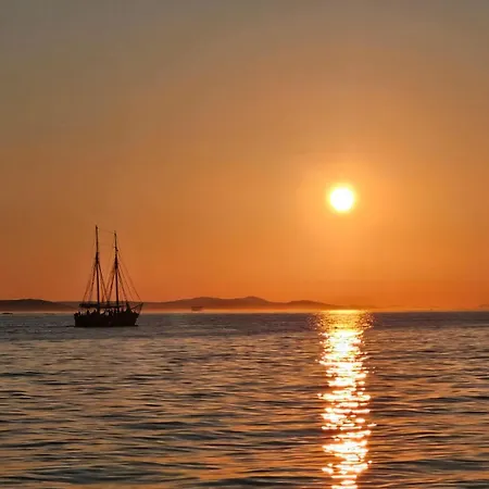 Delux Gabrijel Ζαντάρ